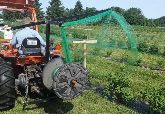 Bird Net Winder Photo 1